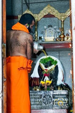 Shatha Kalashabhisheka By His Holiness Shrimath Samyameendra Theertha Swamiji